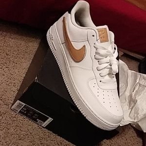 AIR FORCE 1 '07 LV8 3